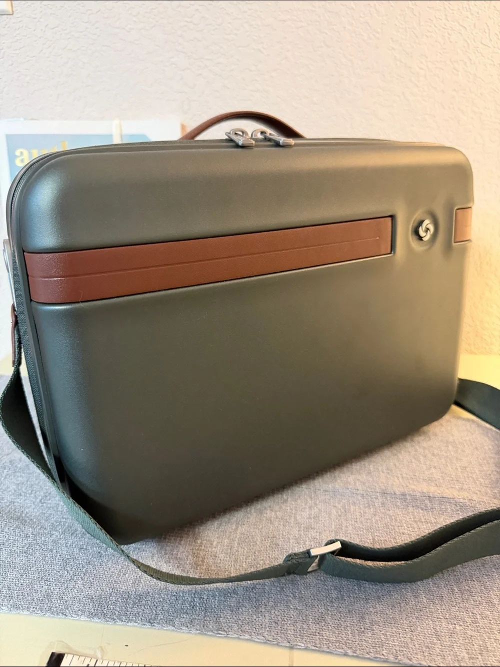 NEW Samsonite Virtuosa Train Case Pine Green Hard Shell